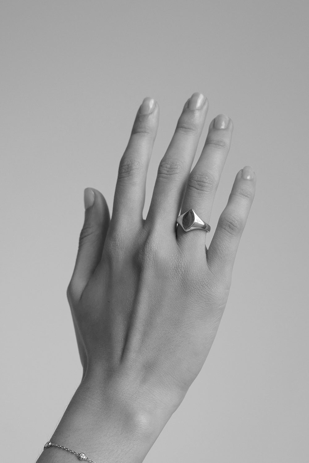 Marquise Signet Ring | White Gold