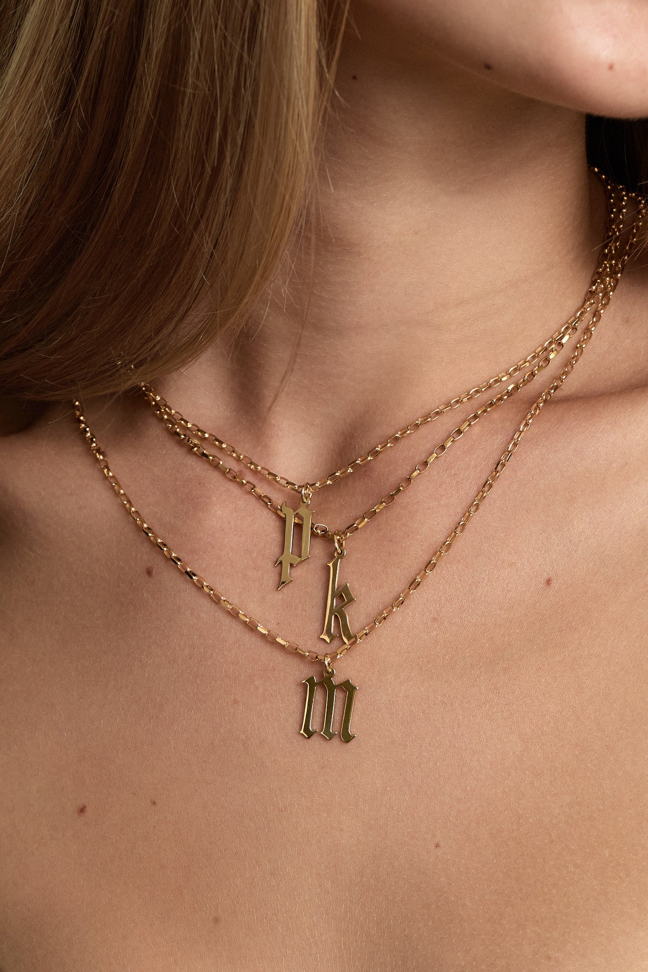 Large Gothic Letter Pendant | 9K White Gold