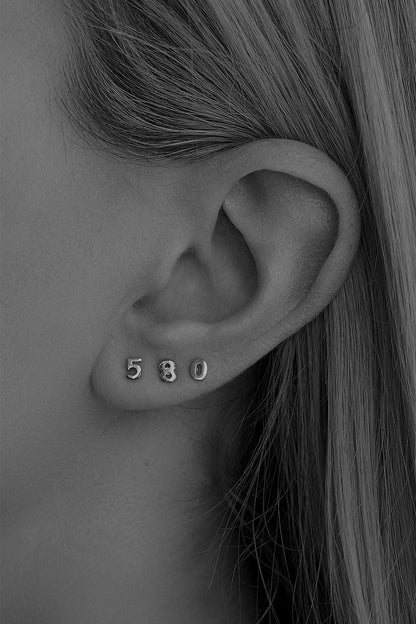 Number Stud | 9K Yellow Gold