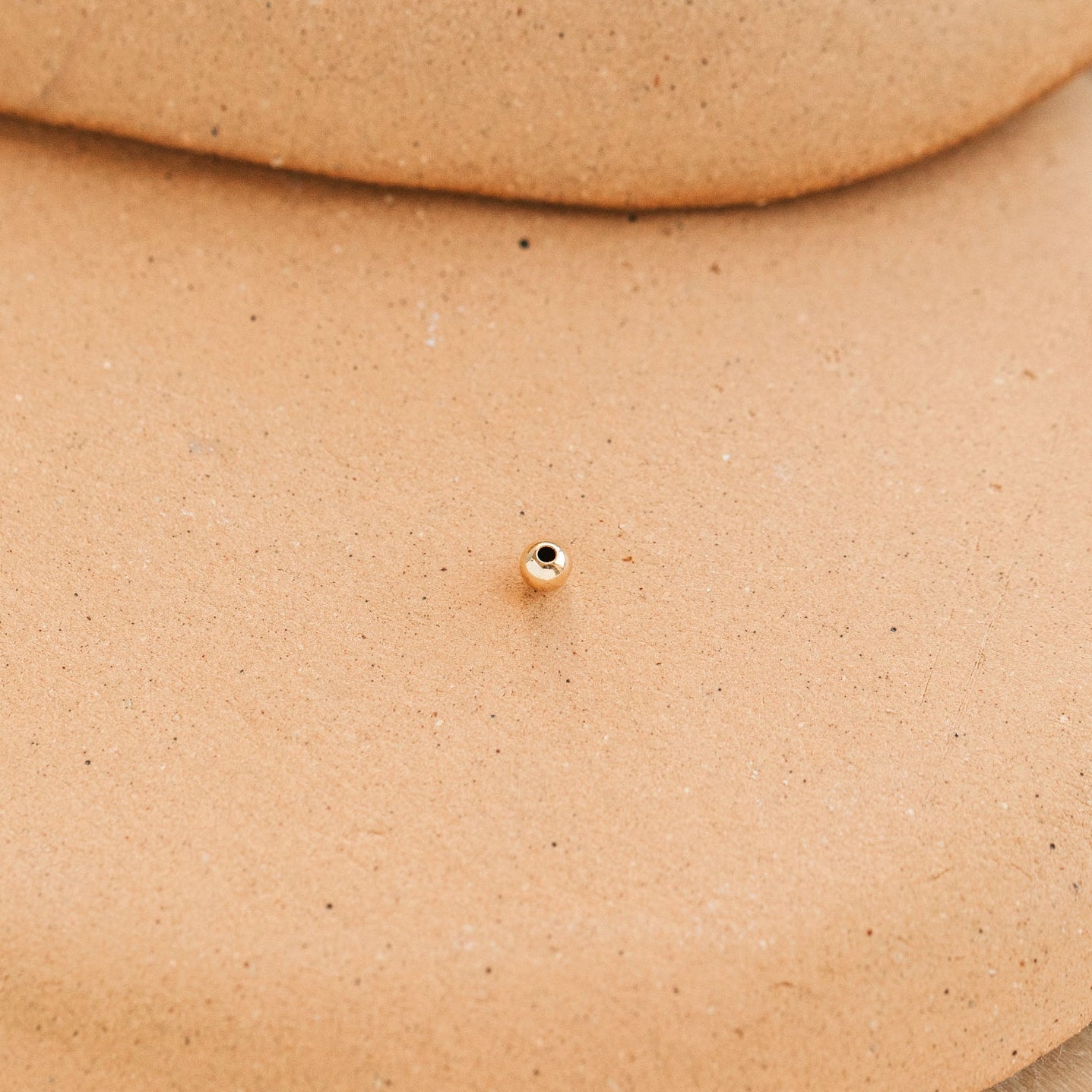 Small Lineage Bead