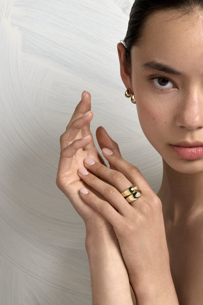Pear Diamond Bezel Blob Ring | 18K Yellow Gold