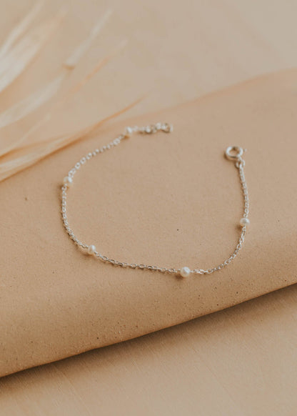 Tiny Pearl Bracelet